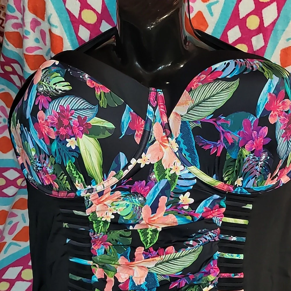 Floral Black Women's Swimsuit (Plus)